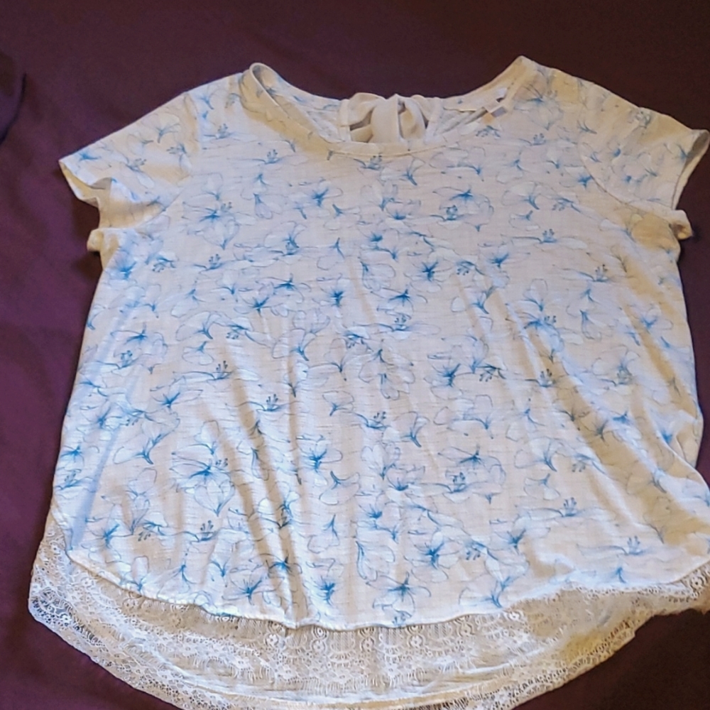 Lauren Conrad short sleeve Floral shirt, XL